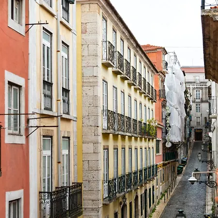 아파트 In Bairro Alto 3 - Charm 리스본